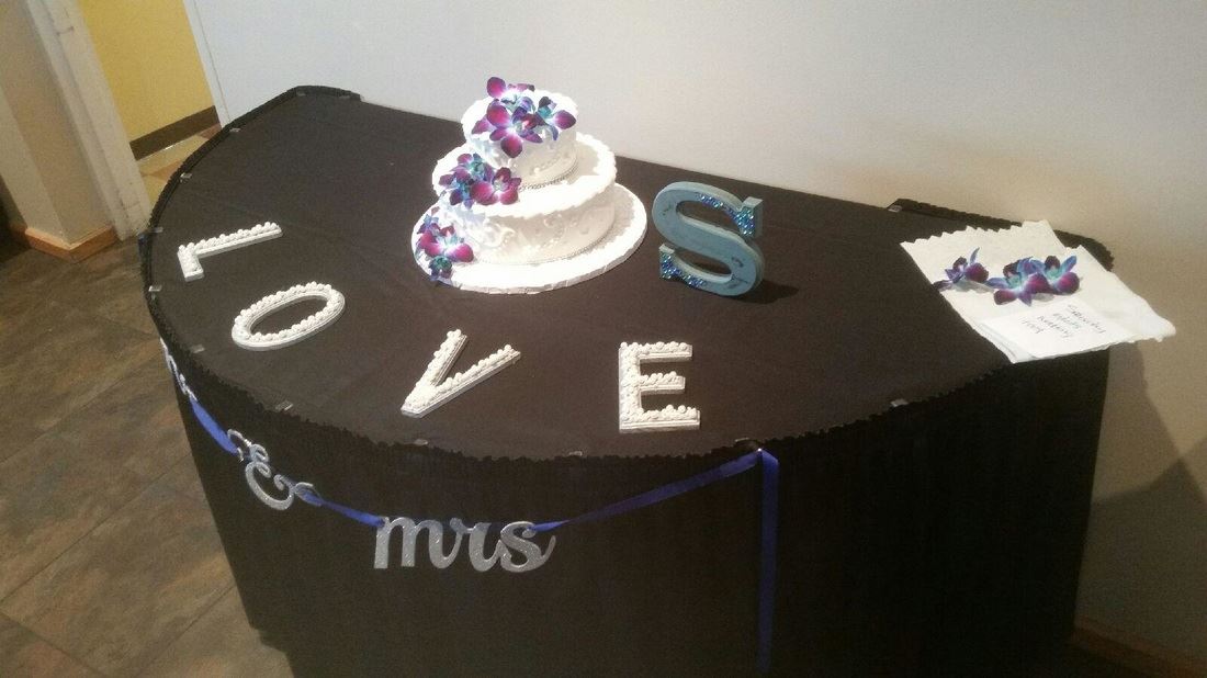 Love Mr and Mrs Table Set Up